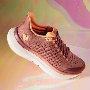 NEW RABBIT WOMEN'S DREAM CHASER Withered Rose NIB size 7.5